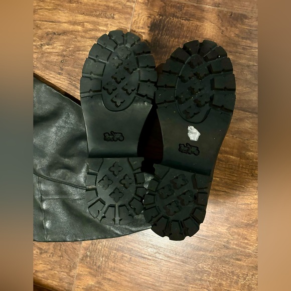 COACH SAMPLE BOOTS. - Picture 3 of 5